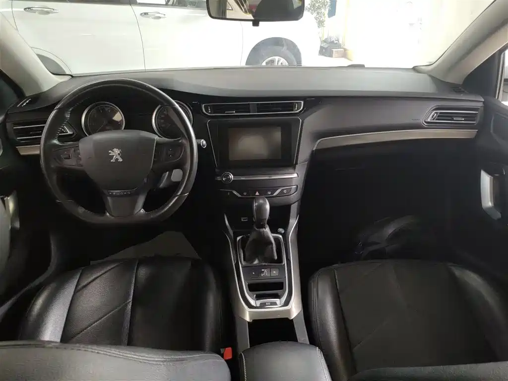 Peugeot 408 2016 1.6T Automatic Luxury Edition фото 10