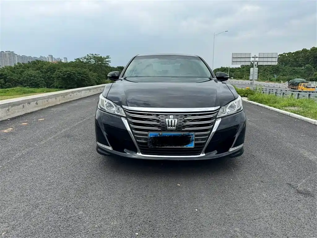 Toyota Crown 2015 2.0T Fashion фото 2