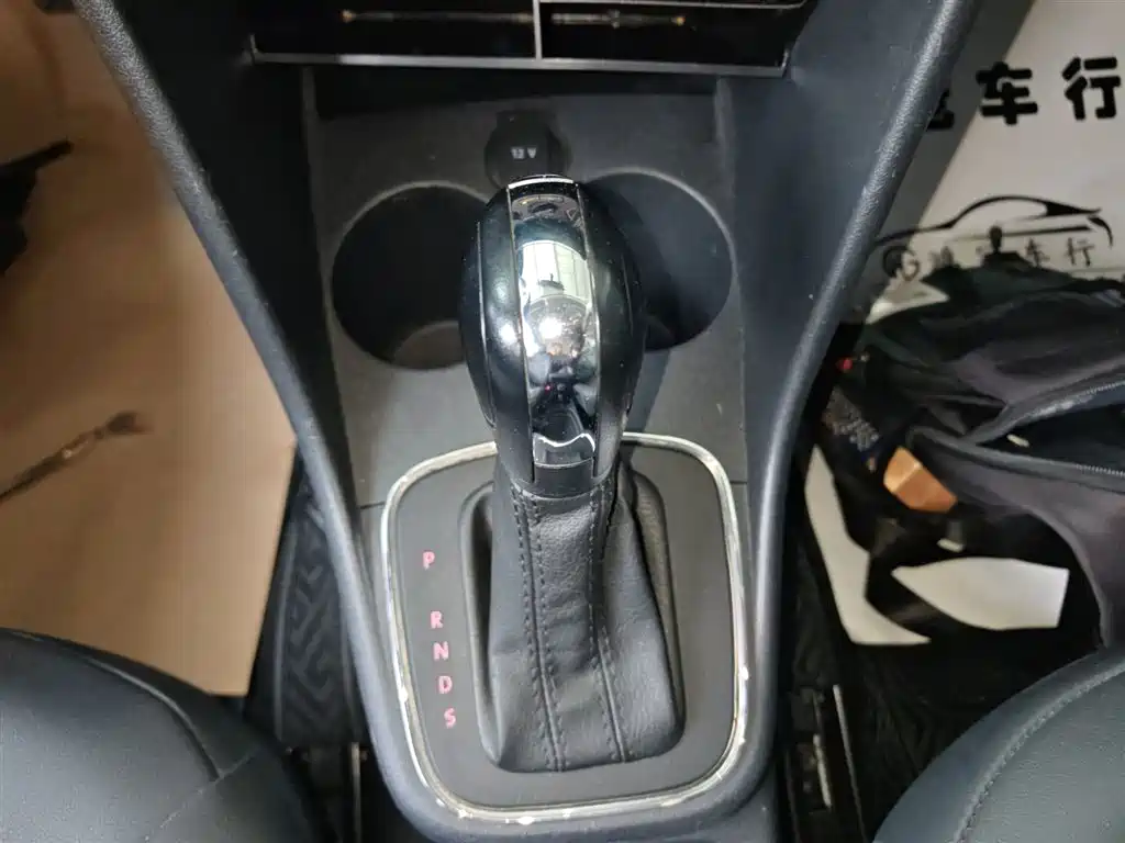 Volkswagen Polo 2016 1.4L Automatic Trend фото 14