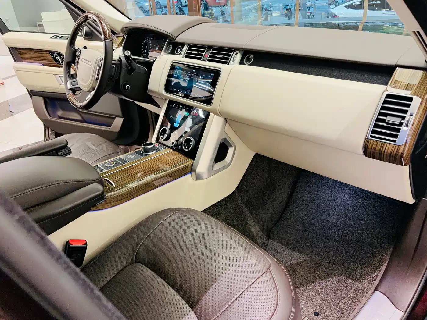Land Rover Range Rover 2019 3.0 SCV6 Heritage Edition фото 16