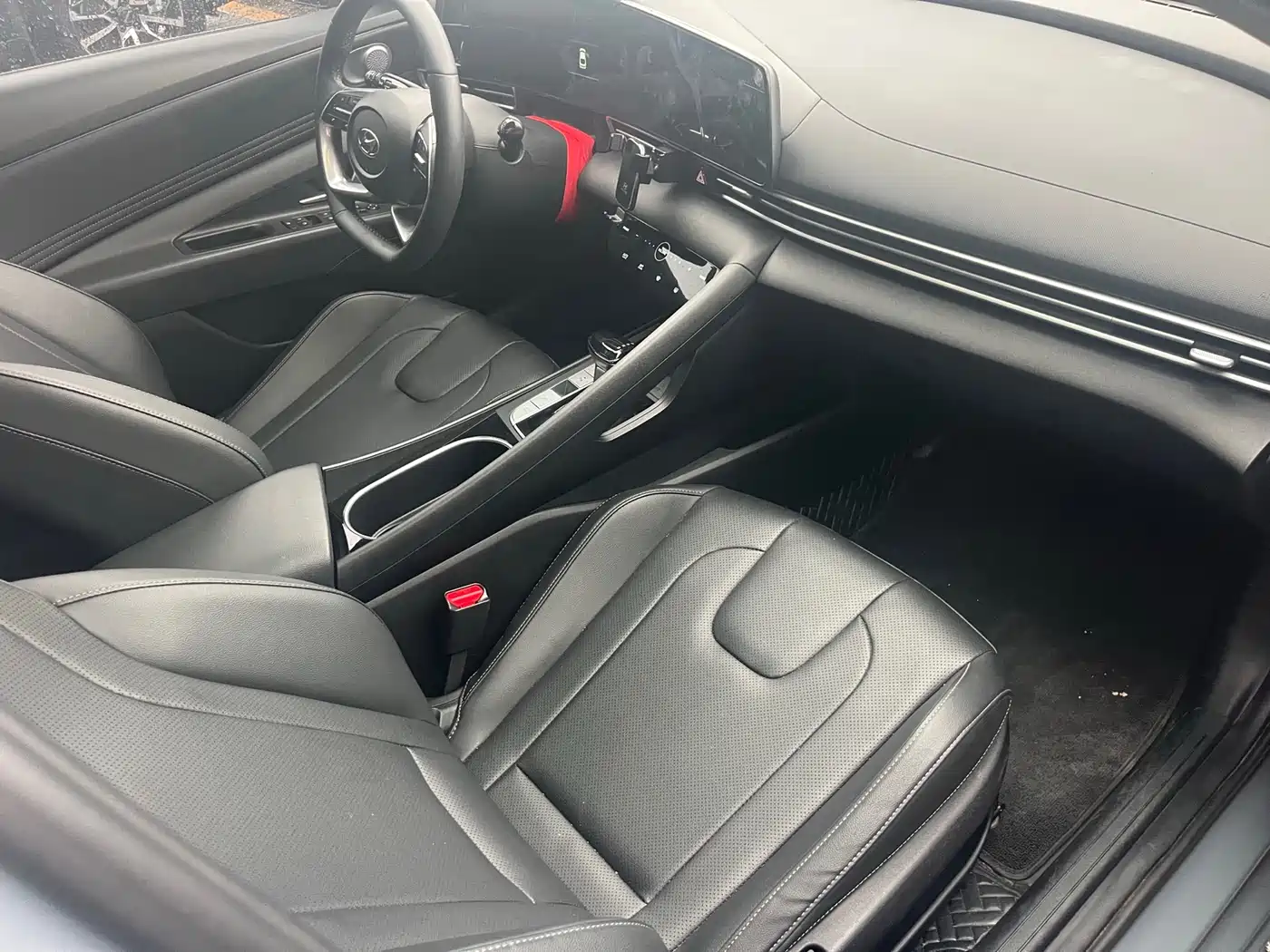 Hyundai Elantra 2022 1.5L CVT GLX Elite Edition фото 8