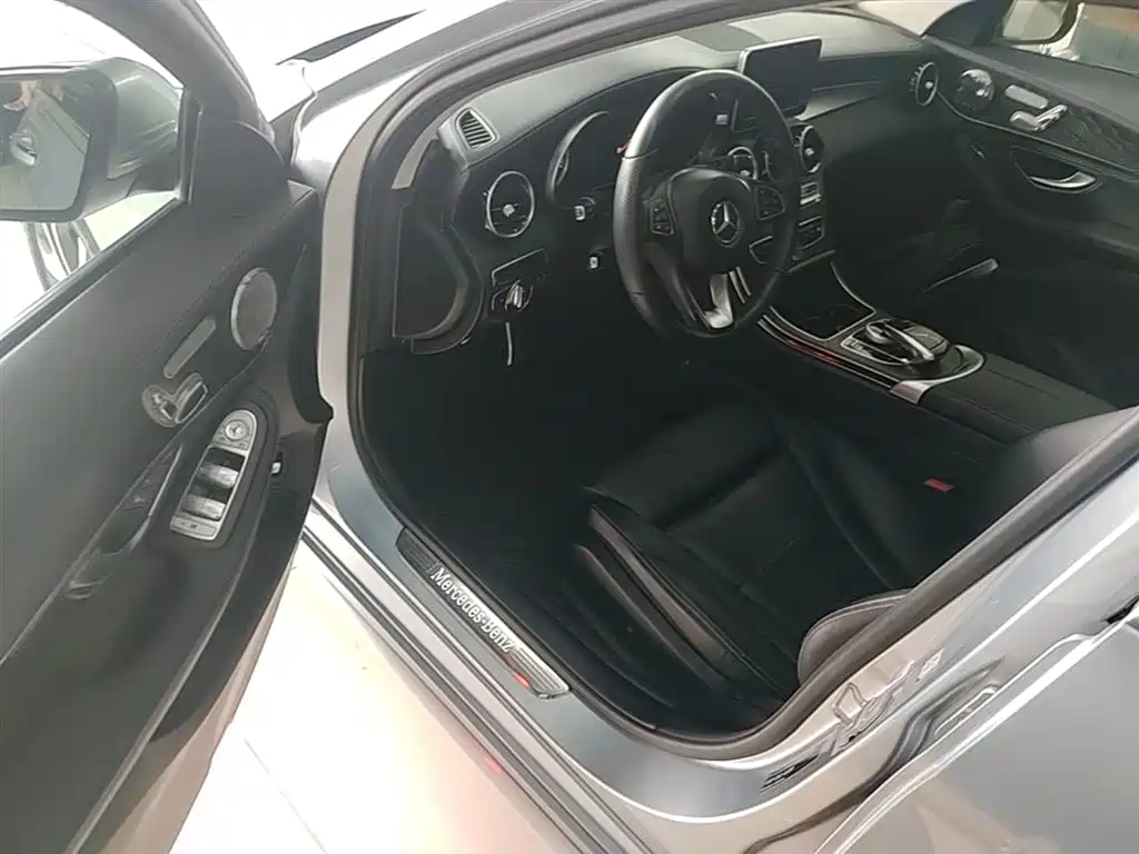 Mercedes-Benz C-Class 2015 Facelift C 200 L Sport фото 16