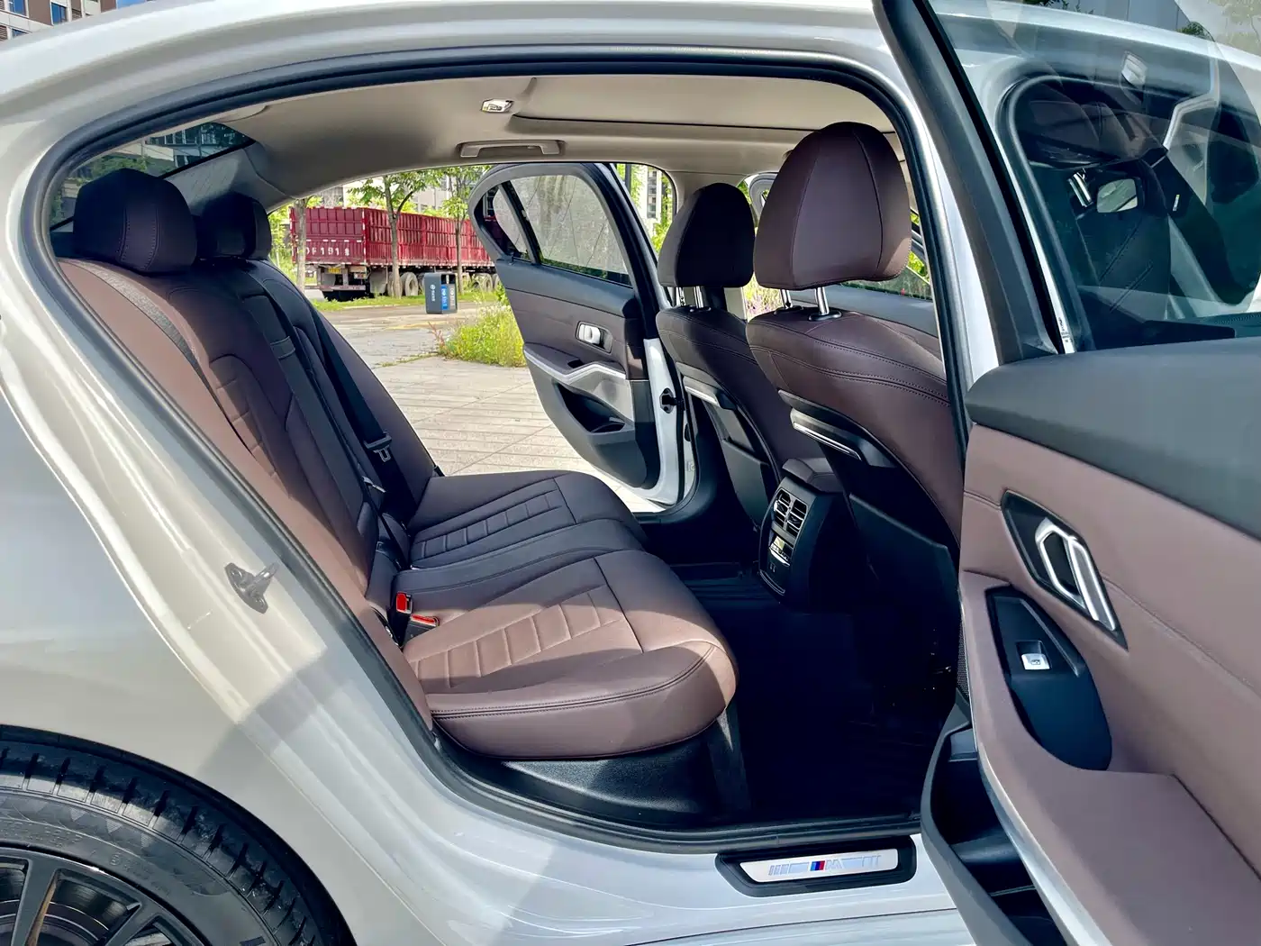 BMW 3 Series 2021 325Li M Sport Package фото 17
