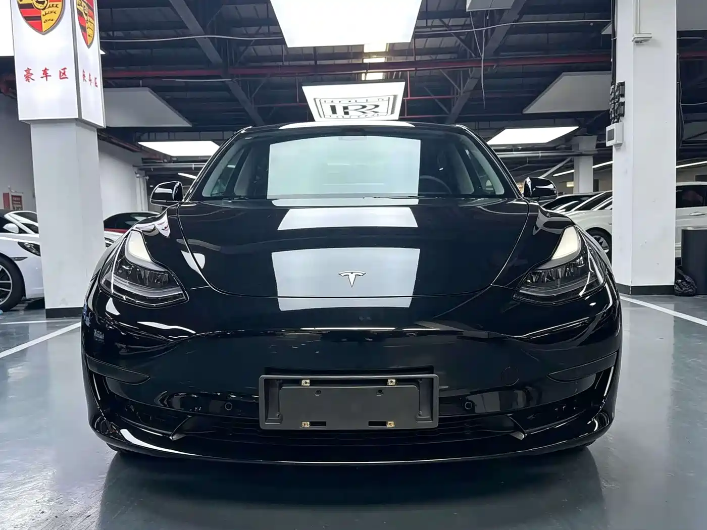 TESLA MODEL 3