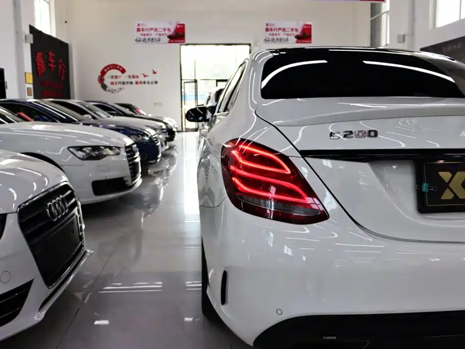 صورة 29 - Mercedes-Benz C-Class