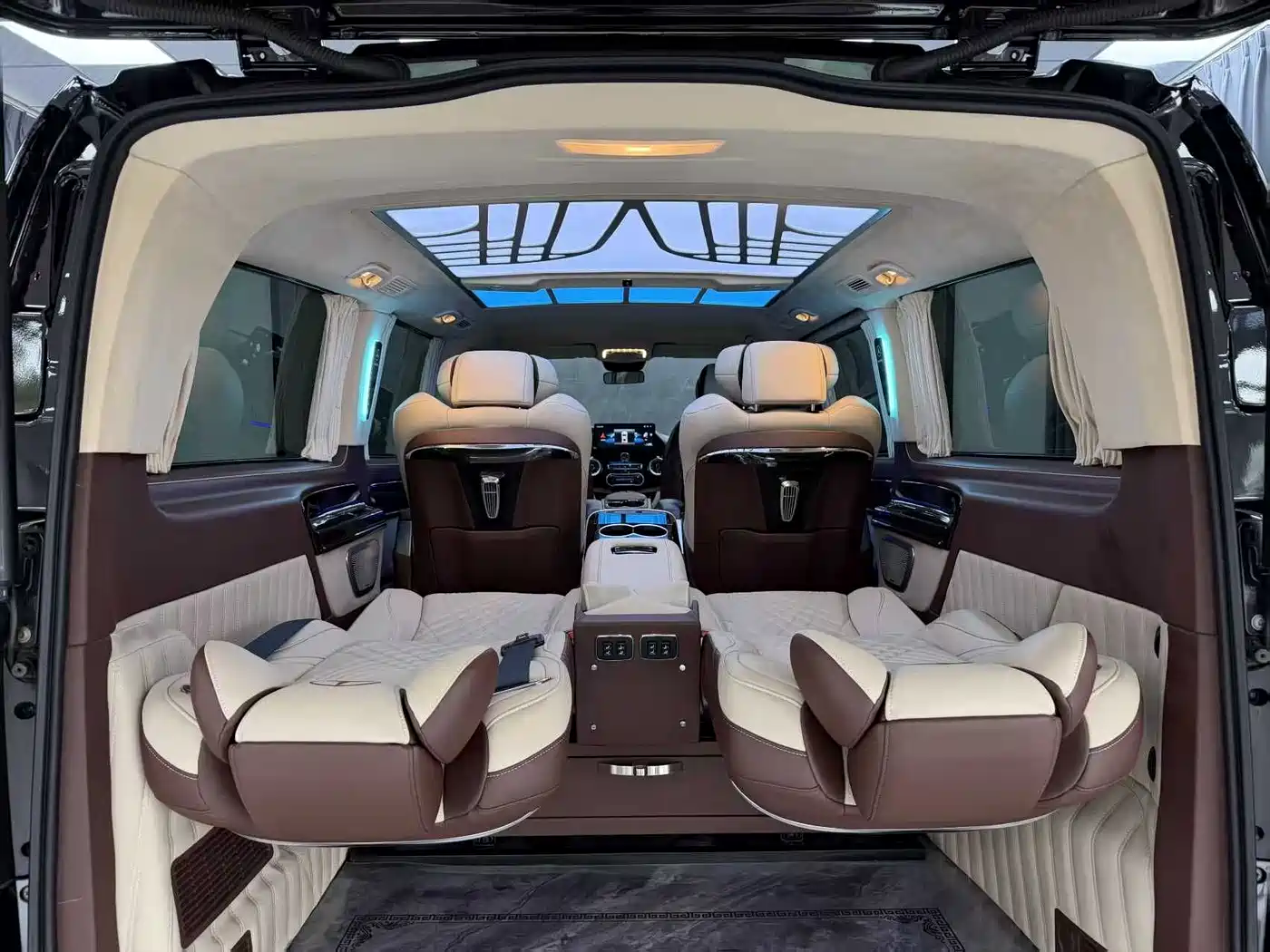 Mercedes-Benz Vito 2021 2.0T Elite 7-Seater фото 9