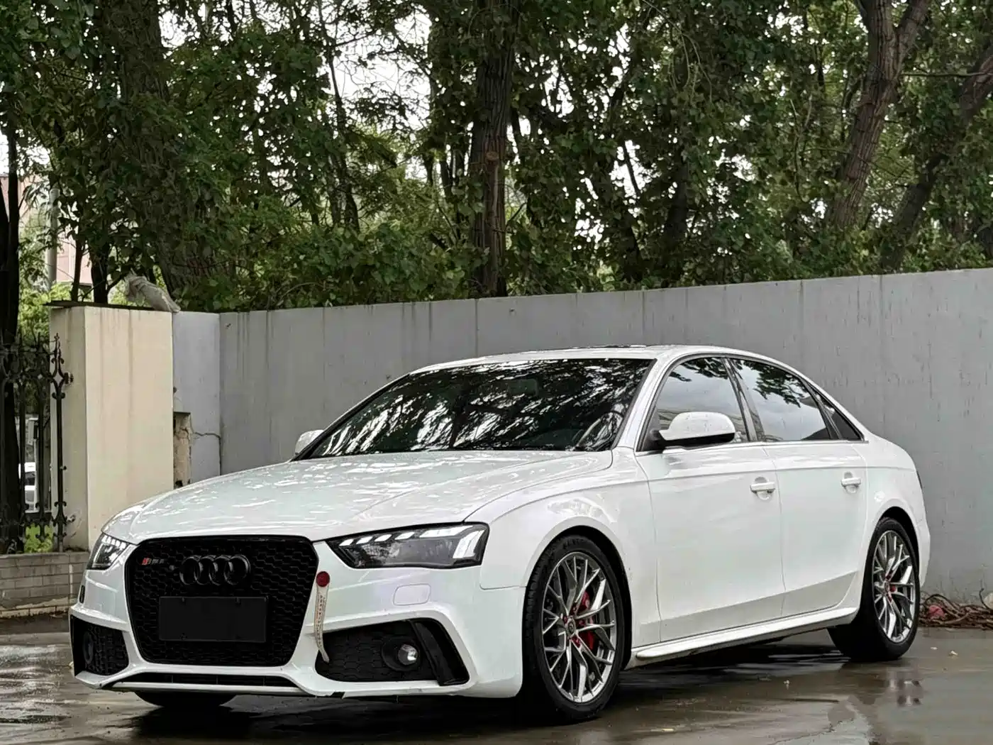 Audi A4L 2013 35 TFSI Automatic Comfort фото 2