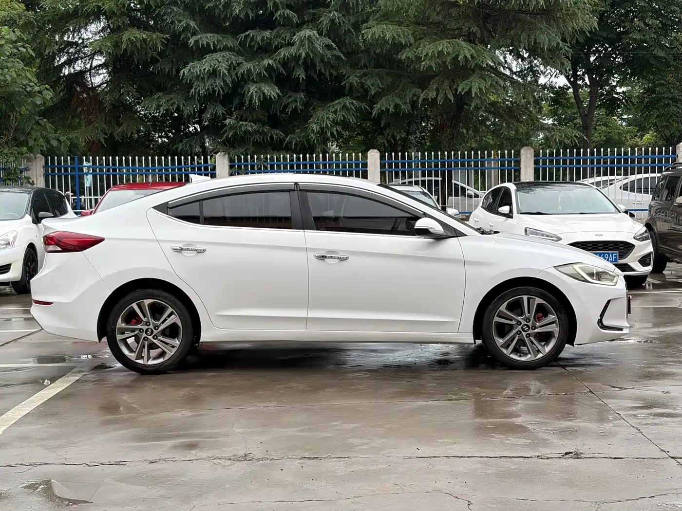 Hyundai Elantra 2018 1.6L Automatic 15th Anniversary Special Edition фото 16