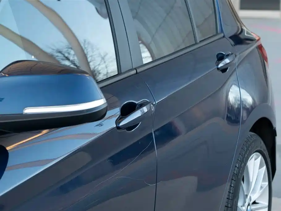 BMW 1 Series (Import) 2015 120i Leading фото 13
