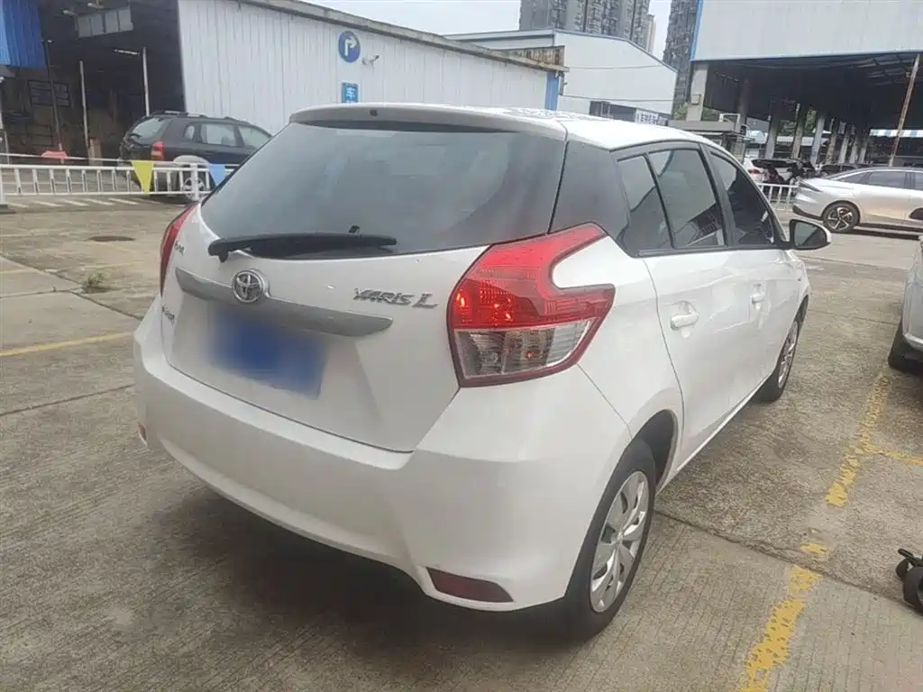 Toyota YARiS L Zhi Xuan 2015 1.5E Auto Charming Edition фото 7