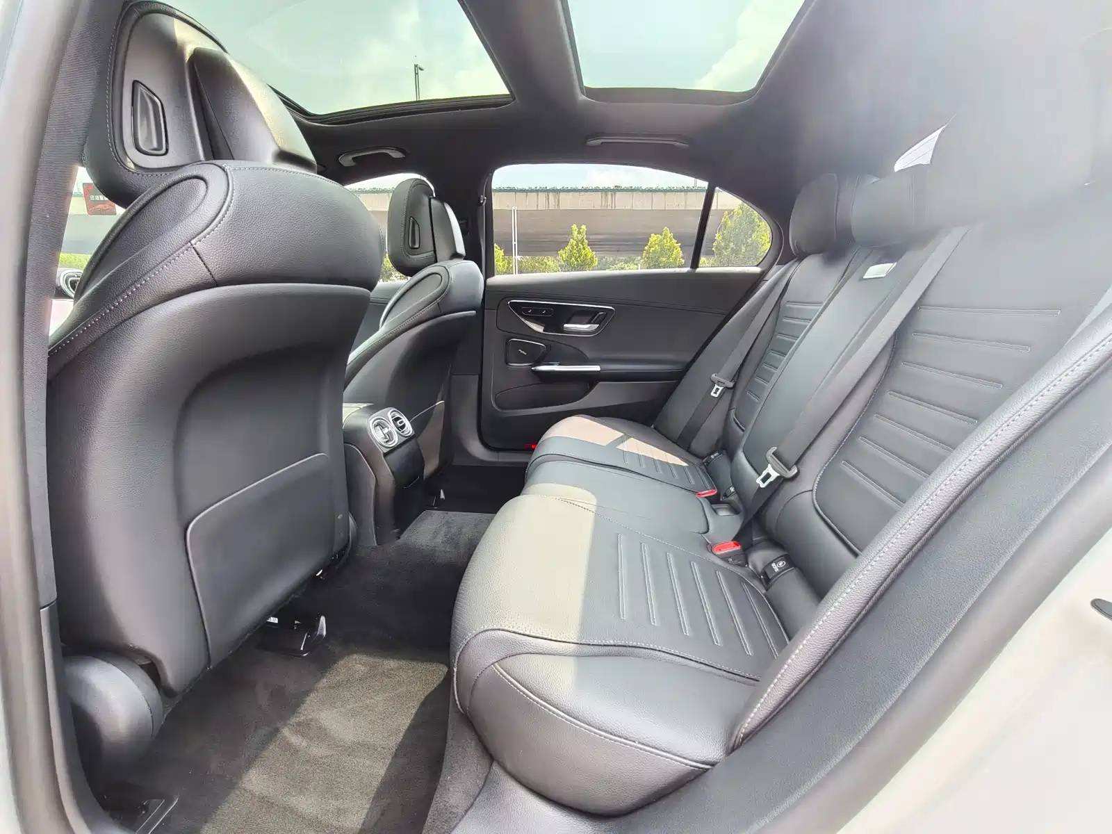 Фото 8 - Mercedes-Benz C-Class