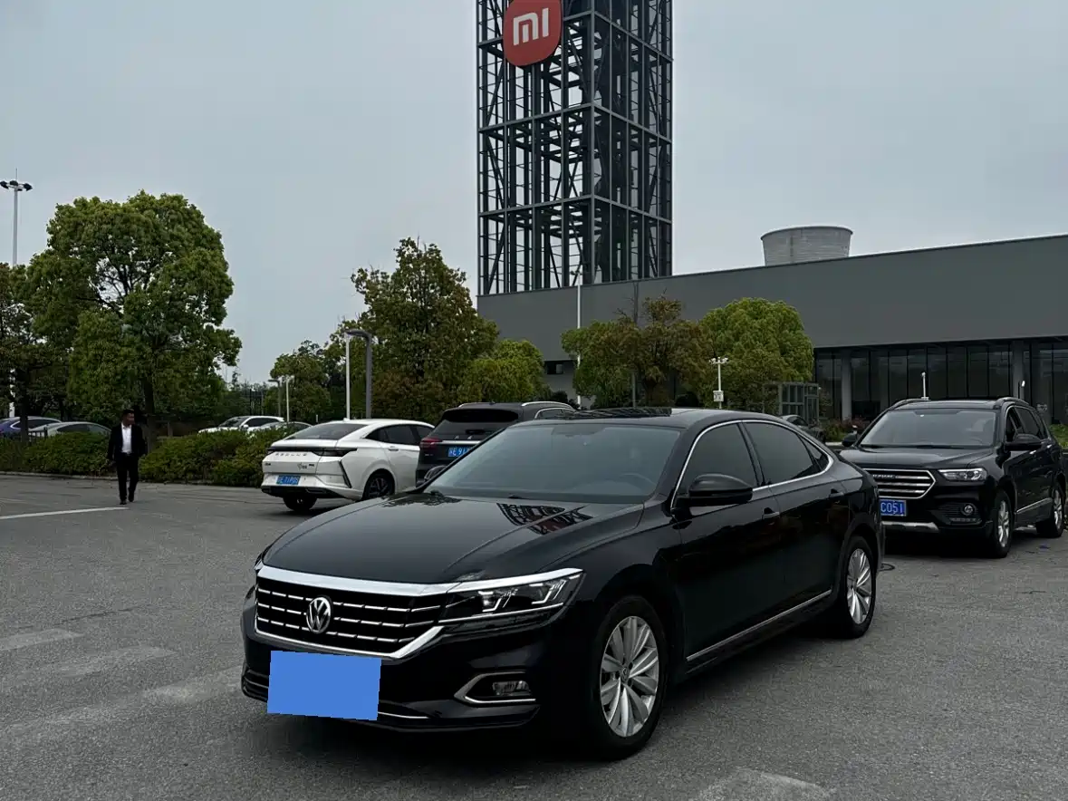 Volkswagen Passat 2020 330TSI Luxury Edition China V фото 2