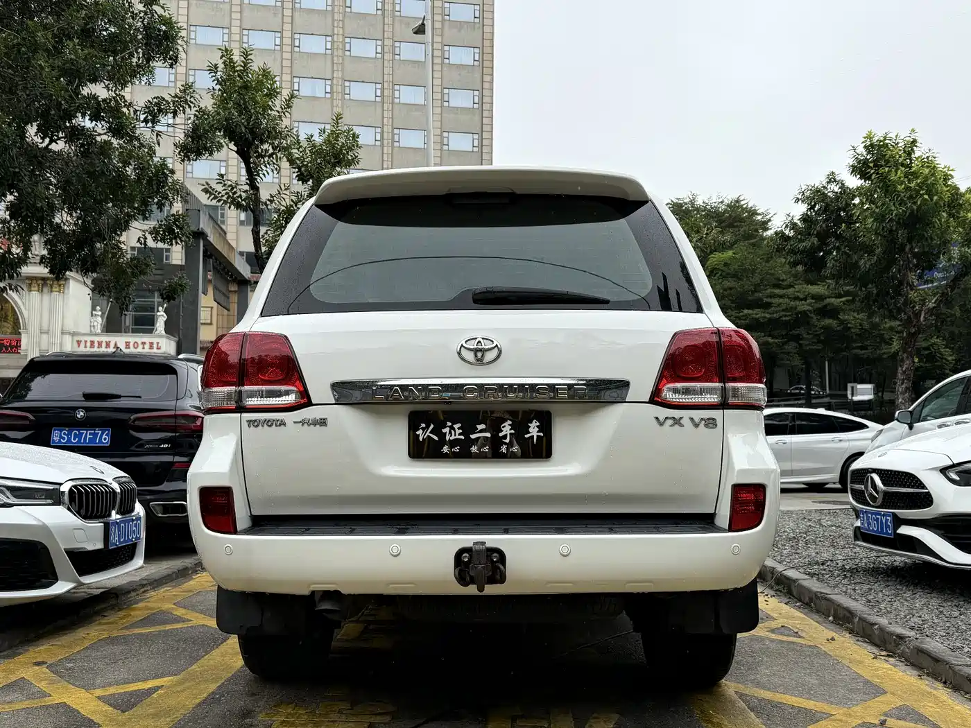 Toyota Land Cruiser 2010 Model 4.7L Automatic VX фото 6