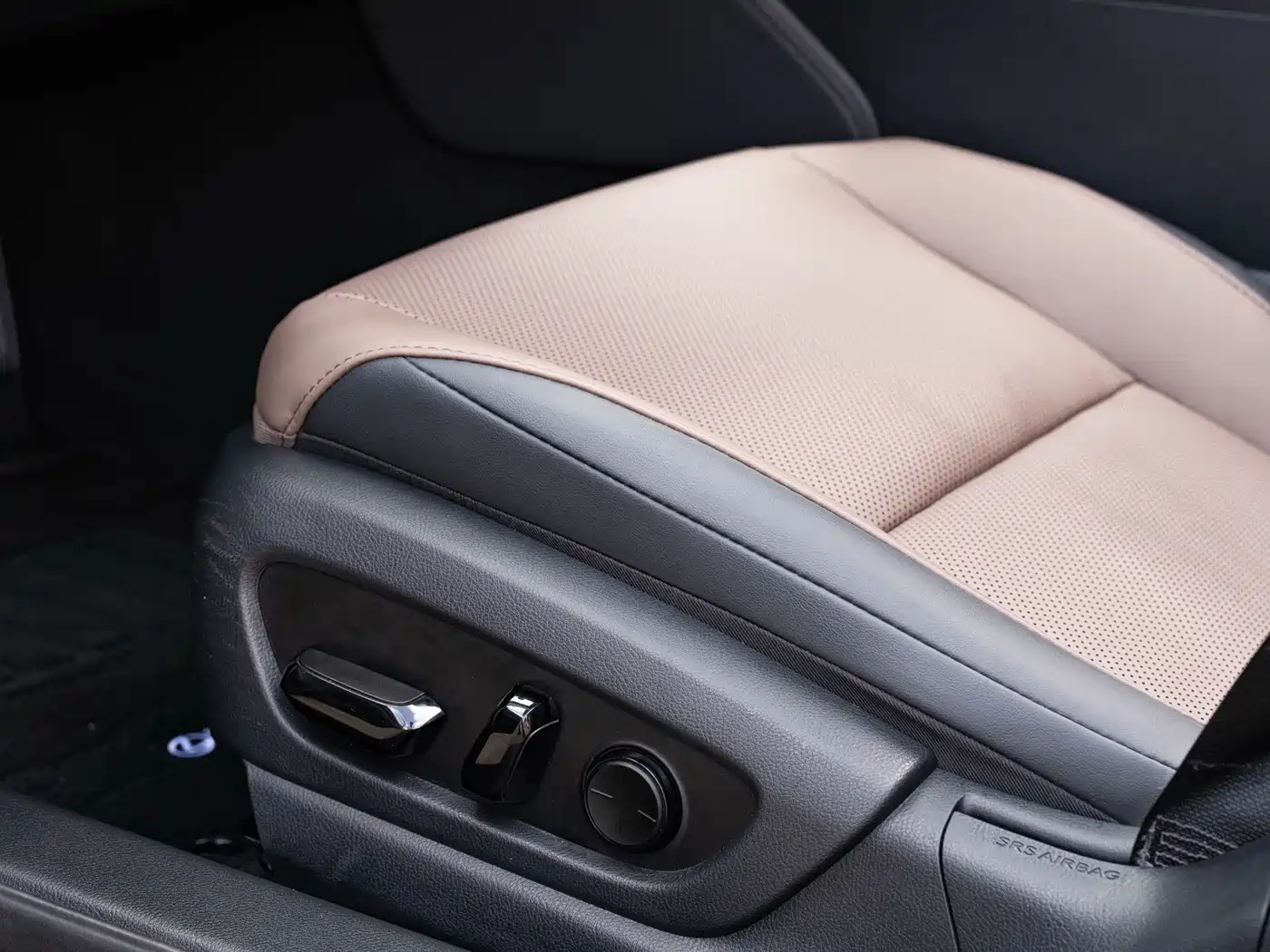 Lexus ES 2022 300h Ultimate Edition фото 20