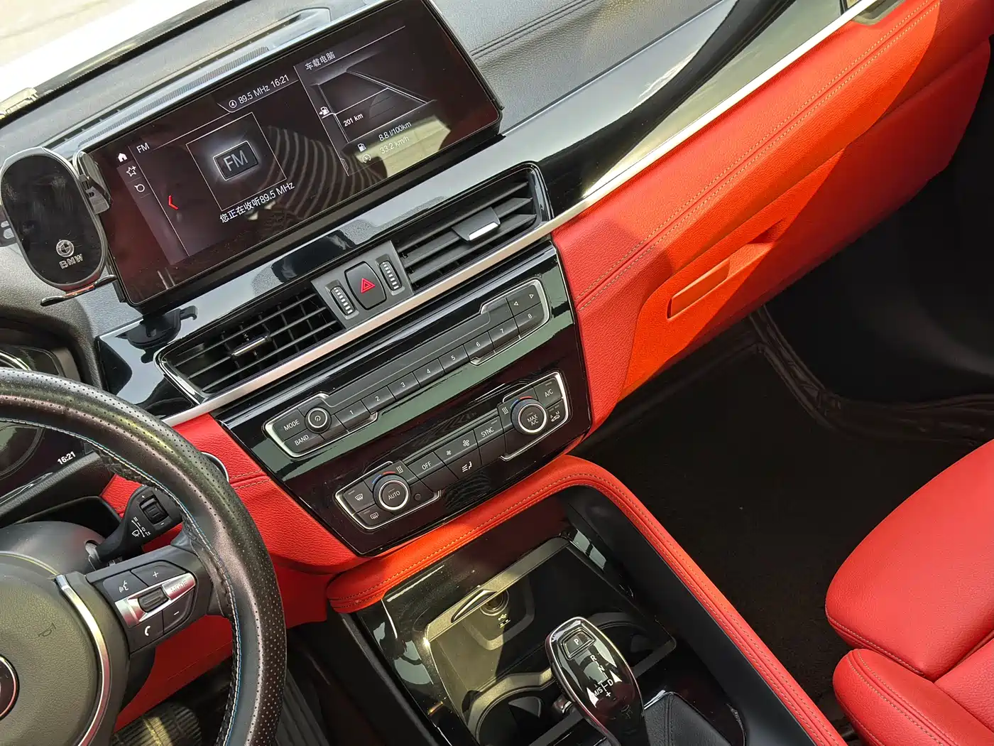 BMW X2 2021 sDrive25i Leading M Off-Road Package фото 9