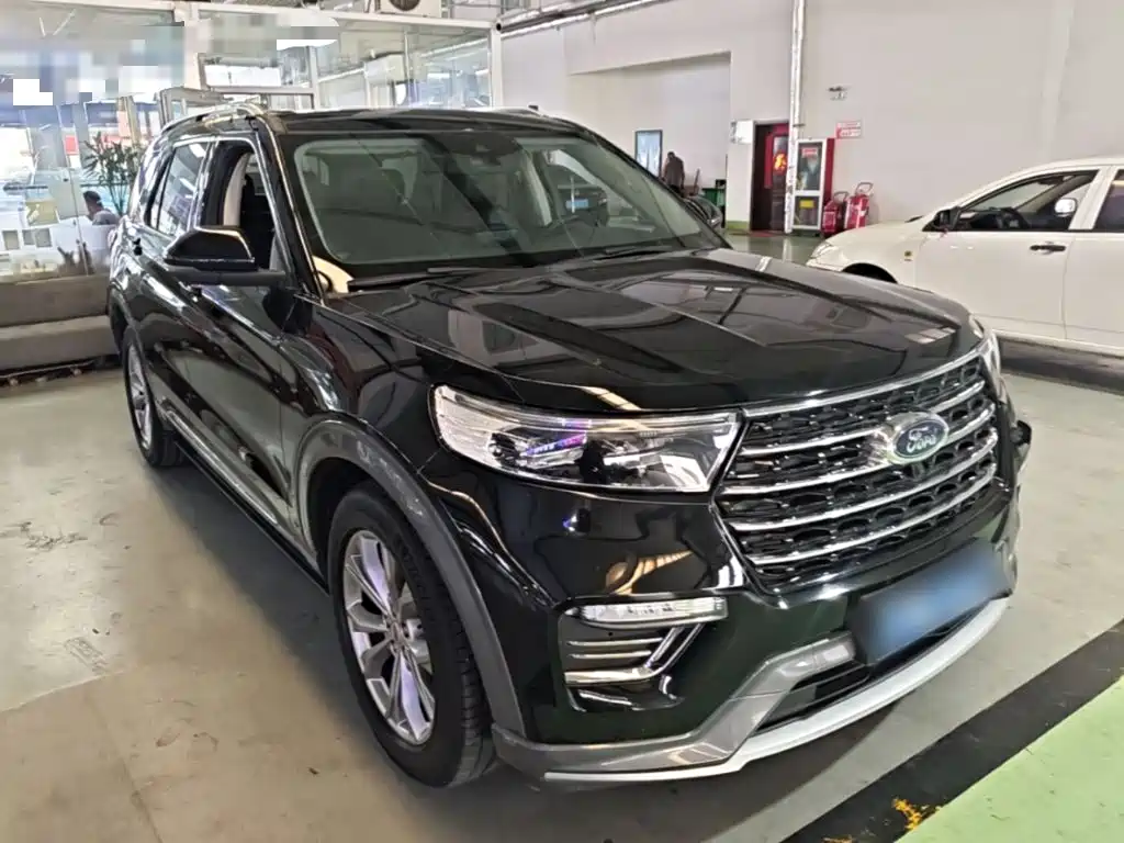 Фото 4 - Ford Explorer