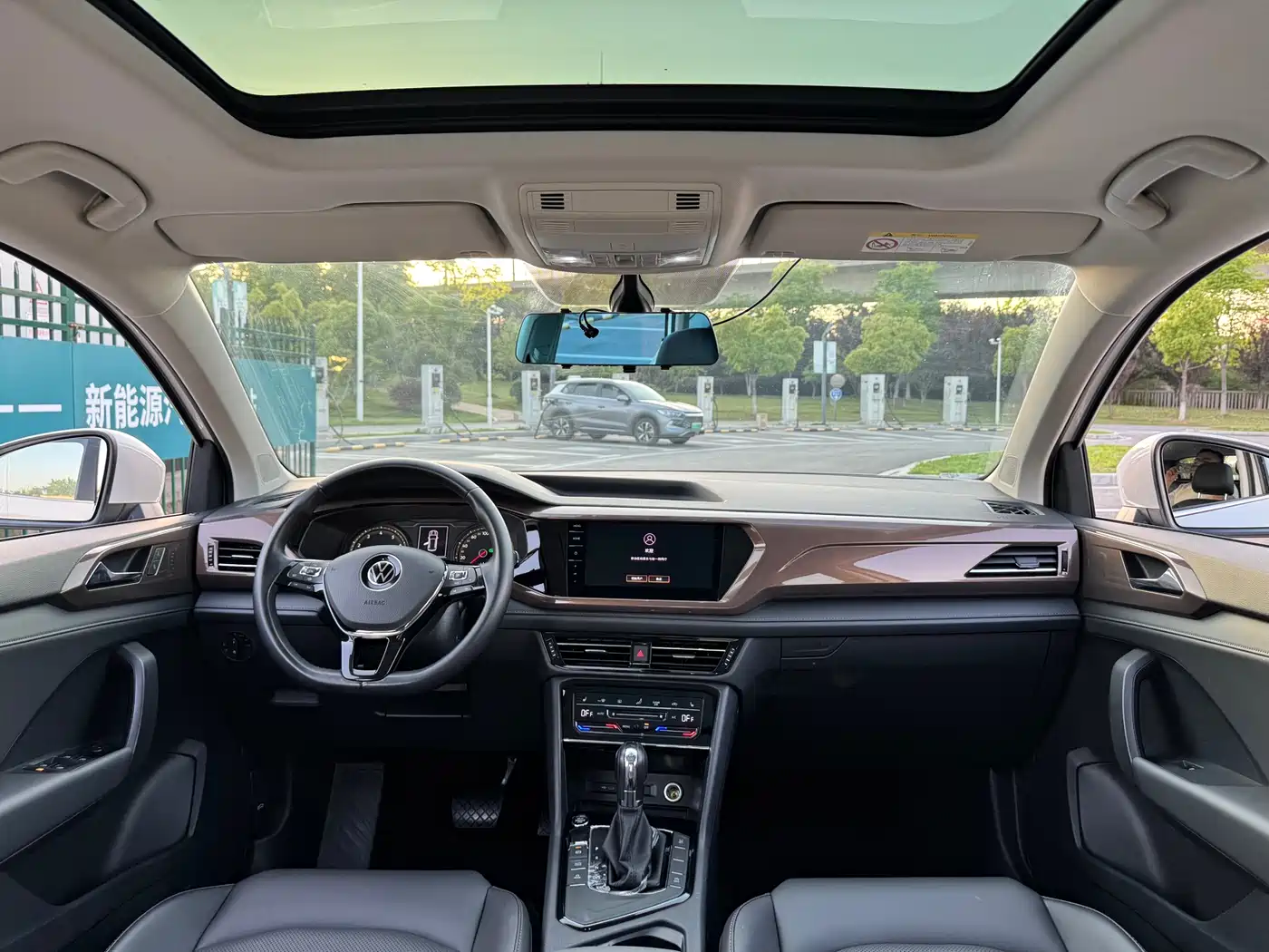 Volkswagen Tharu 2021 Model 280TSI 2WD Luxury Edition фото 9