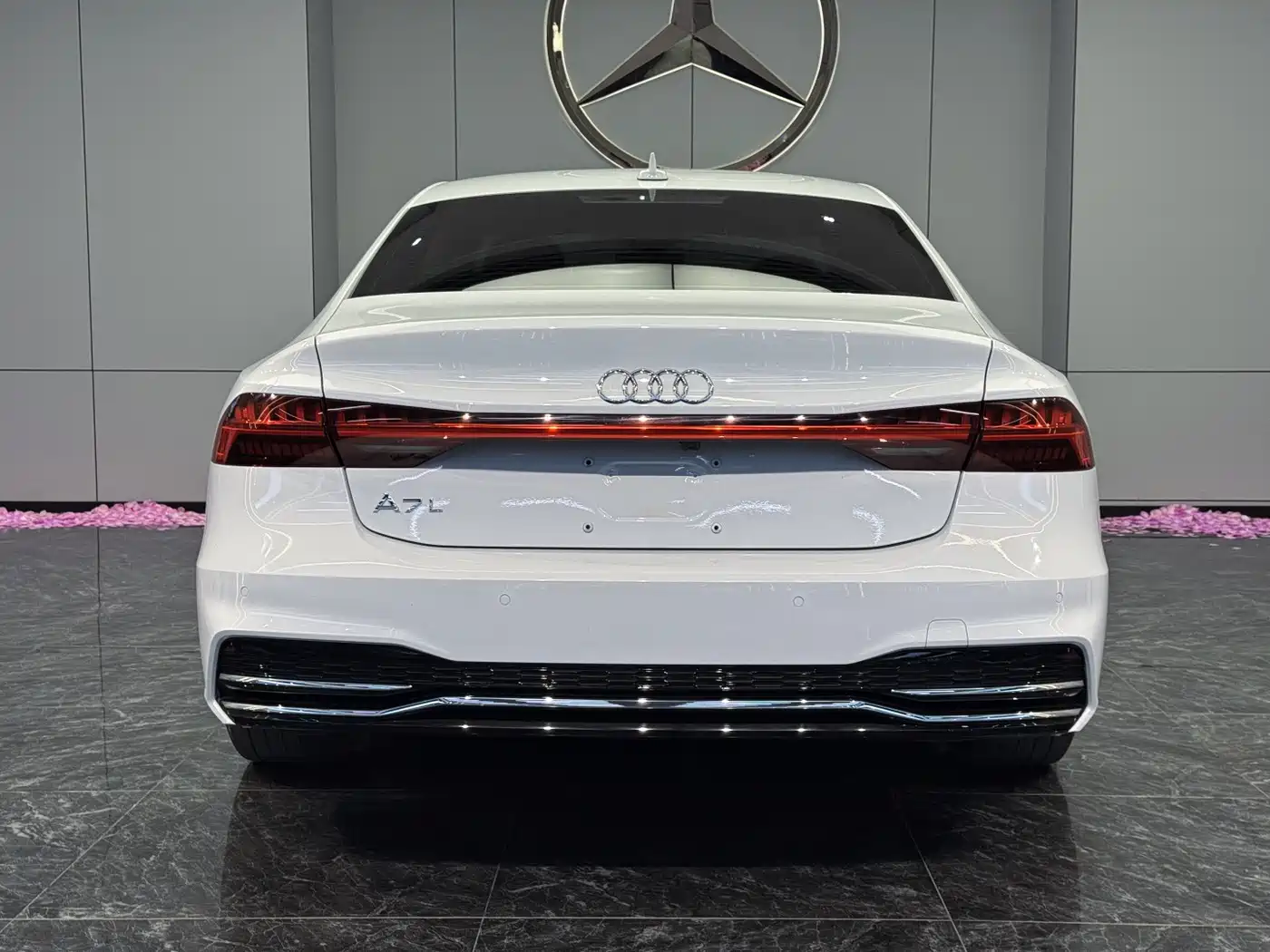 Audi A7L 2022 45 TFSI S-line Dream Builder Crystal Package фото 8