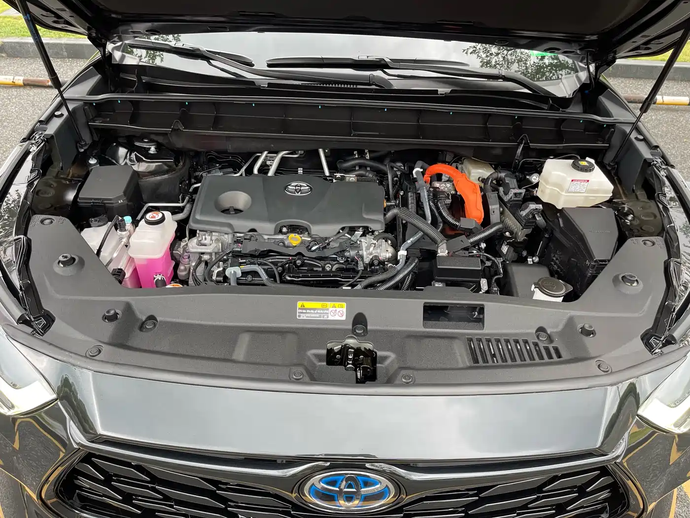 Toyota Highlander 2023 2.5L Smart Hybrid AWD Knight Edition 7-Seater фото 28