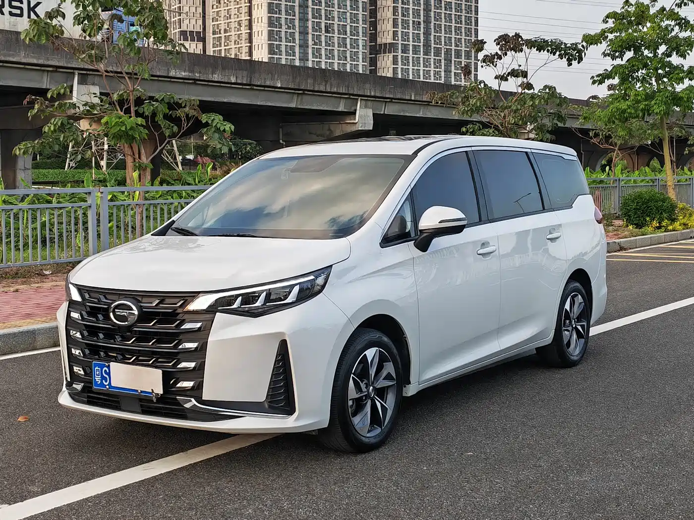 GAC Trumpchi Trumpchi M6 2023 PRO 270T DCT Luxury Edition фото 2