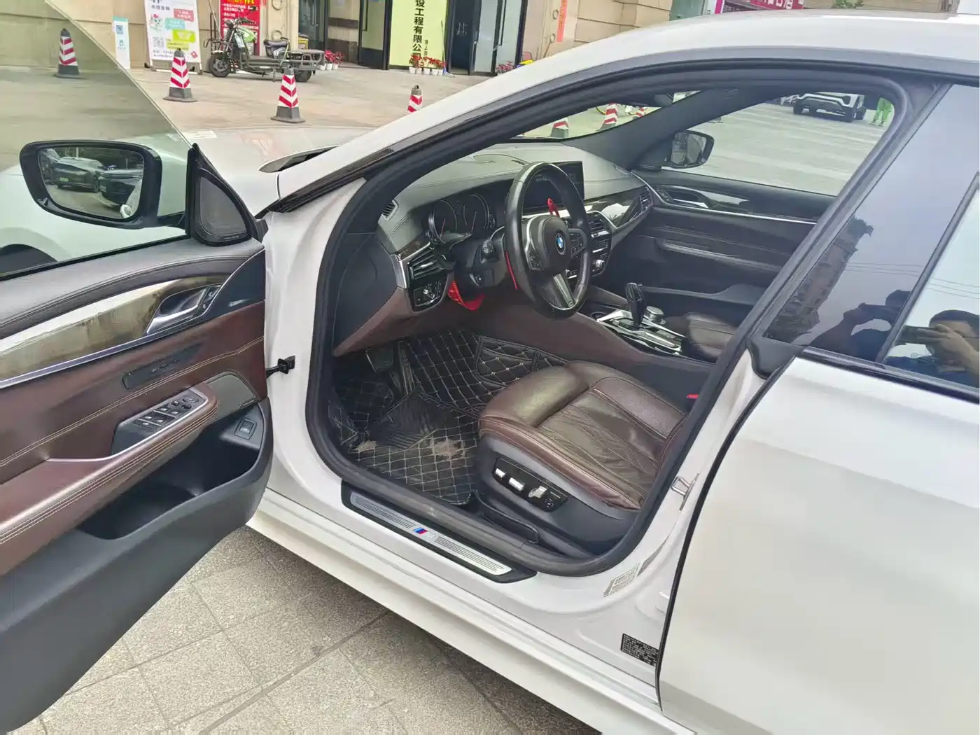 BMW 6 Series GT 2018 640i xDrive M Sport Package фото 2