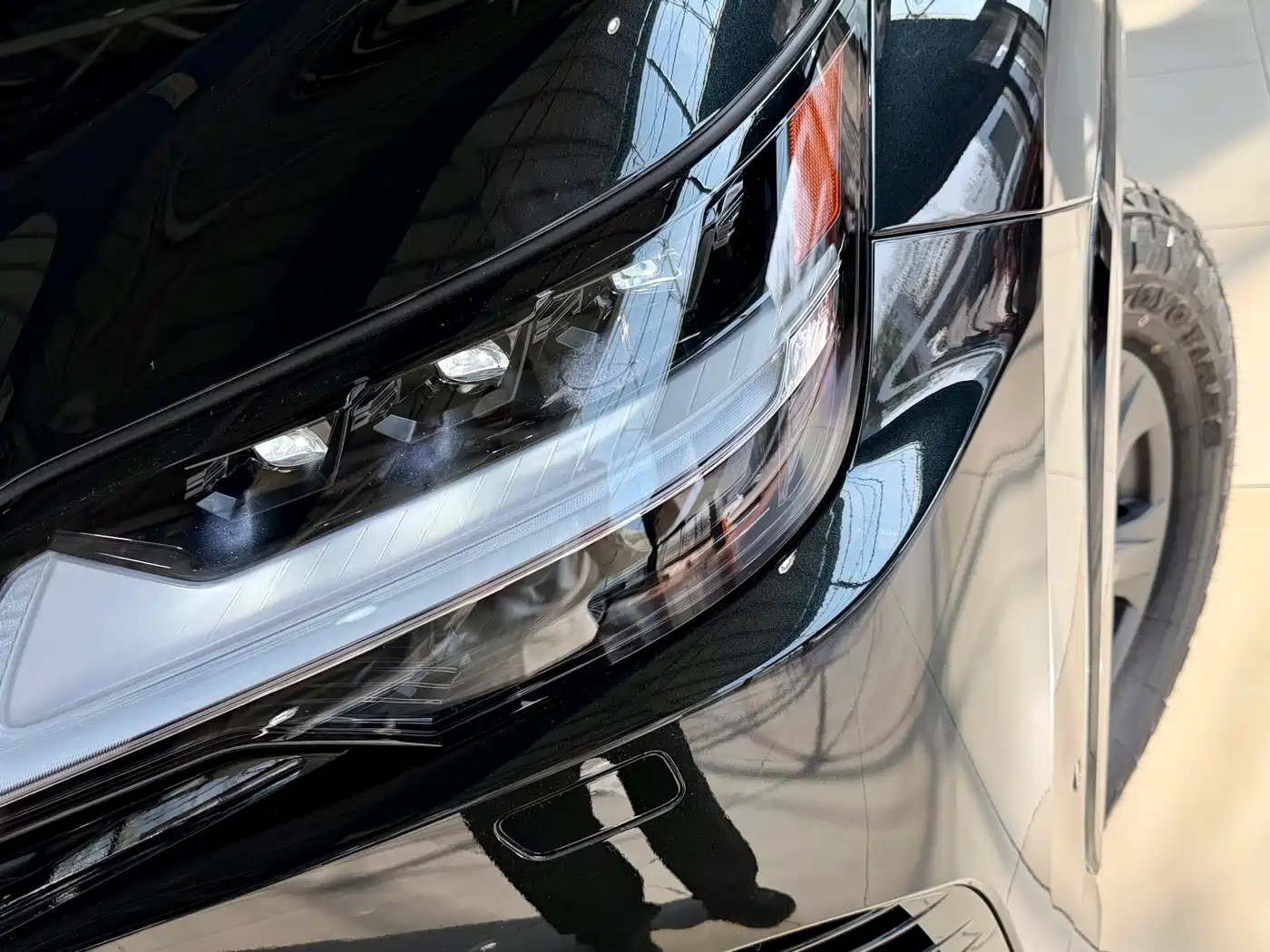 Lexus LX 2025 700h OVERTRAIL Frontier Edition фото 4