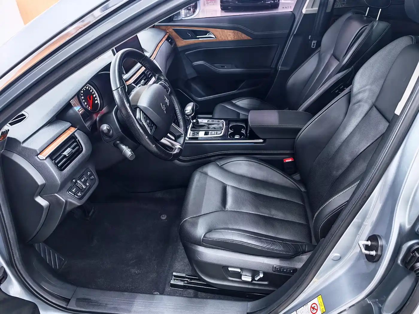 Hongqi H5 2018 30TD Smart Connected Royal Edition фото 8
