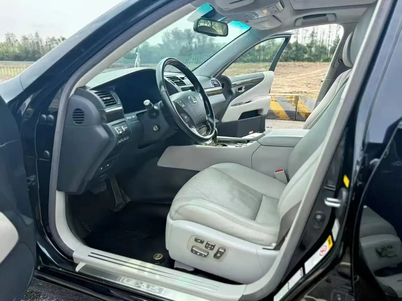 Lexus LS 2007 600hL Premium Edition фото 4