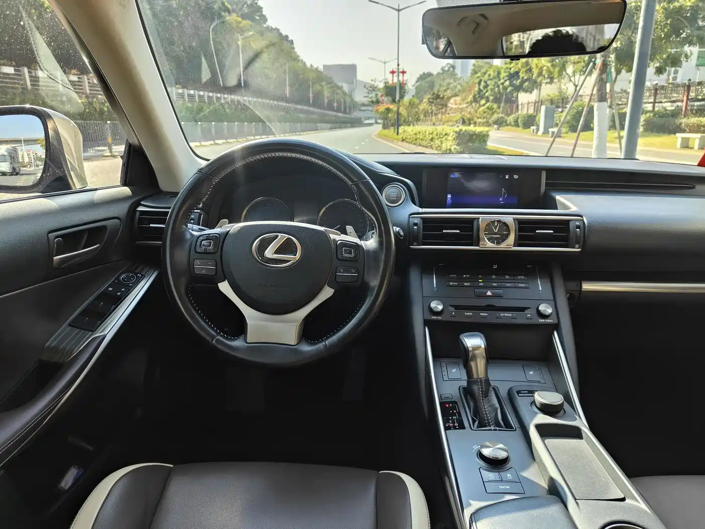 Lexus IS 2017 300 Fashion Edition фото 11