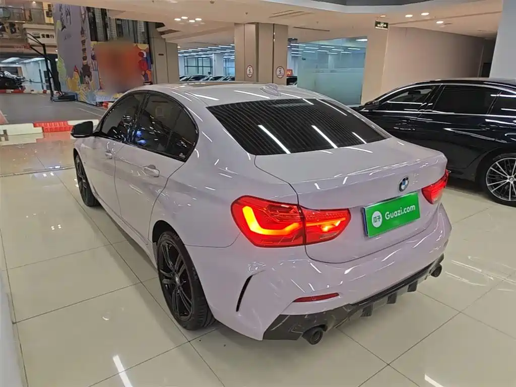BMW 1 Series 2022 125i M Sport Shadow Edition фото 5