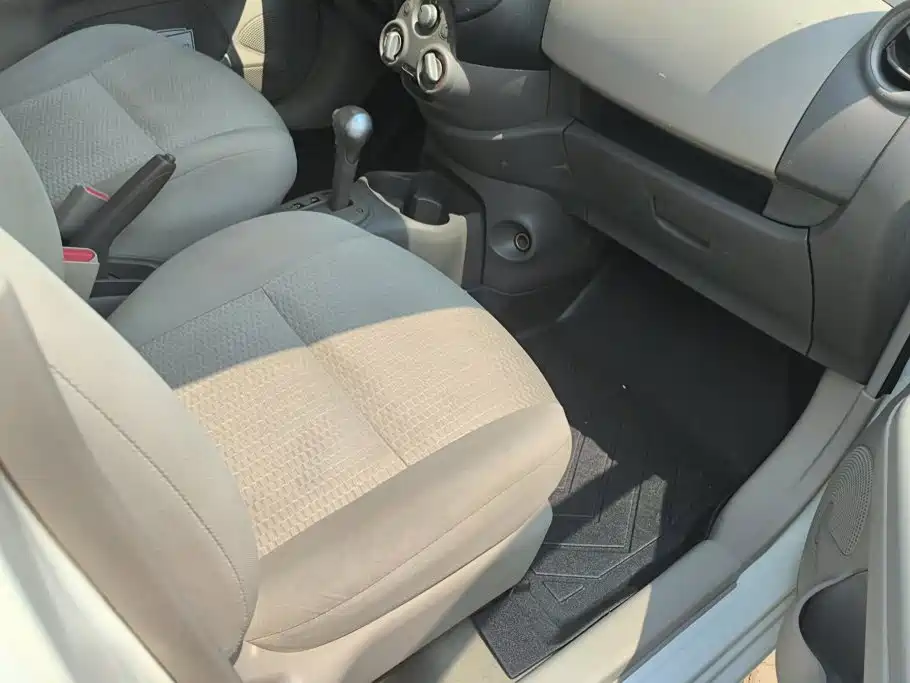 Nissan March 2013 2010 1.5L Automatic Easy Shine Edition