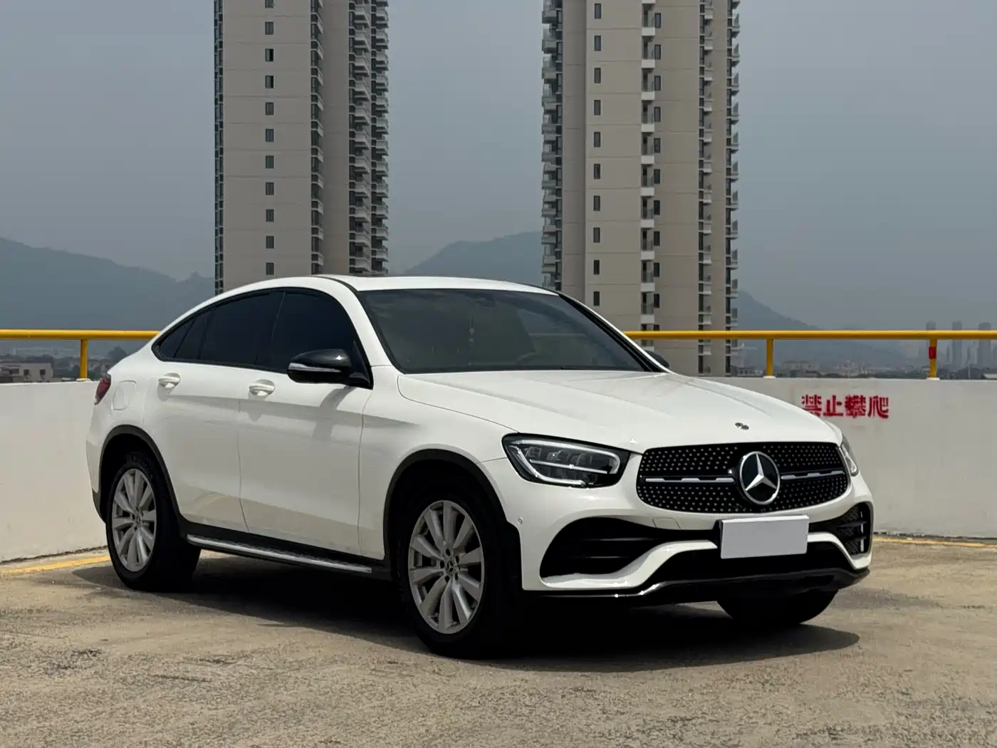 Mercedes-Benz GLC Coupe 2020 GLC 260 4MATIC Coupe SUV фото 3