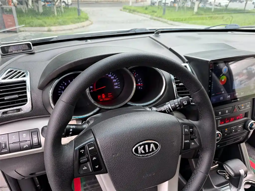 Kia Sorento 2012 2.2T Diesel Luxury Edition фото 20