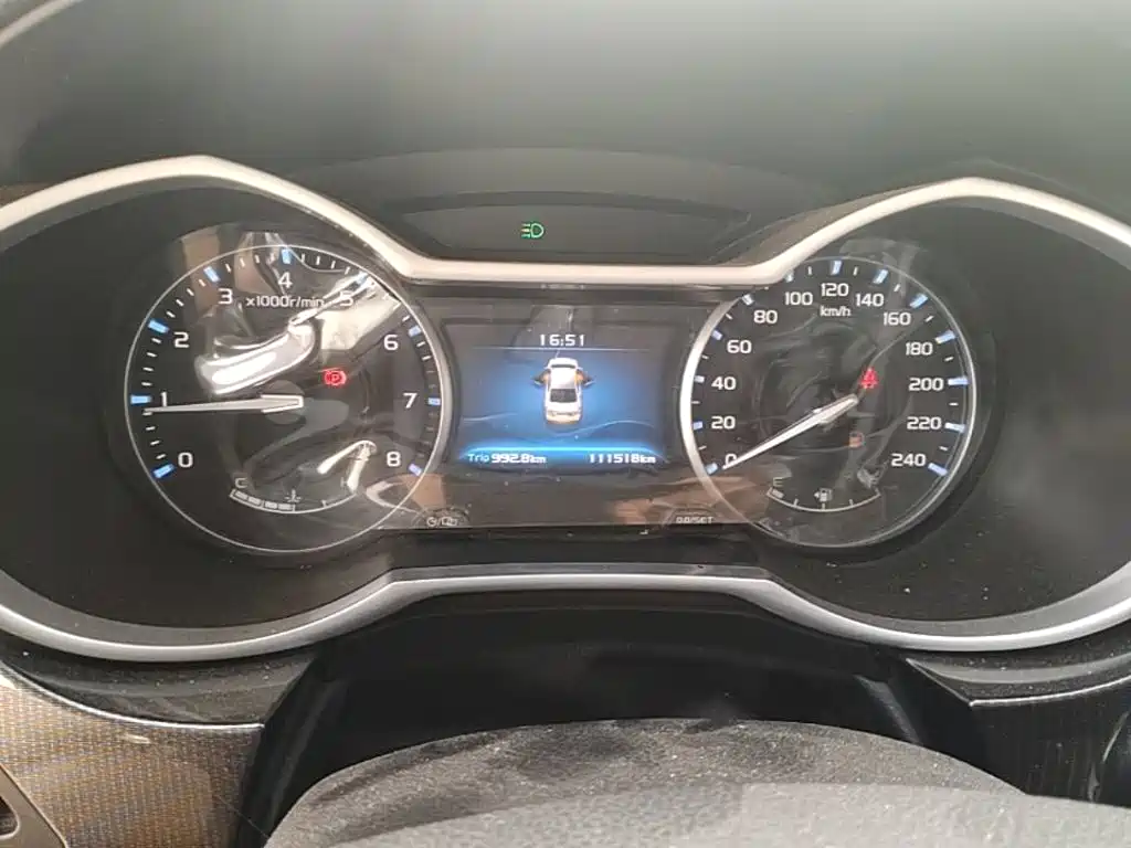 Фото 16 - Geely Emgrand