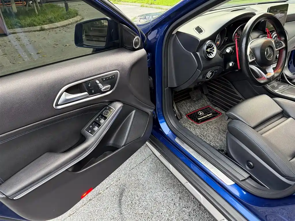 Mercedes-Benz GLA 2018 GLA 200 Fashion фото 21