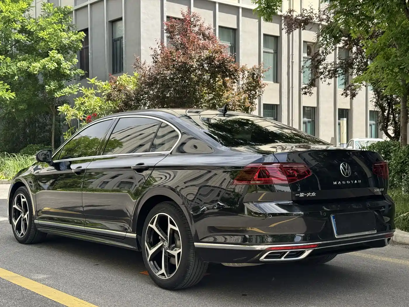 Volkswagen Magotan 2023 2 Million Units Anniversary Edition 330TSI DSG Leading Type фото 12