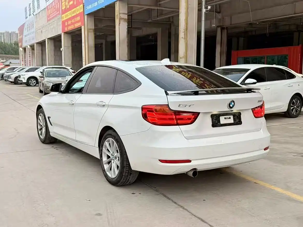 BMW 3 Series GT 2013 Model 320i Leading фото 7