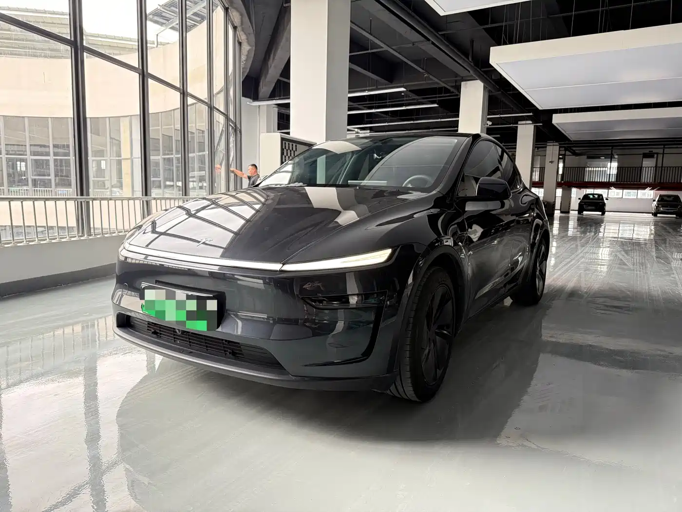Tesla Model Y 2025 Rear-Wheel Drive