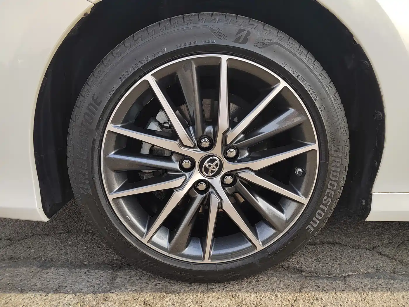 Toyota Camry 2023 2.5G Luxury Edition фото 14