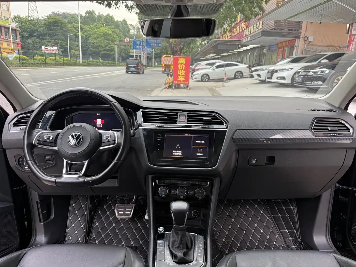 Volkswagen Tiguan L 2021 330TSI Automatic 2WD R-Line Premium фото 6