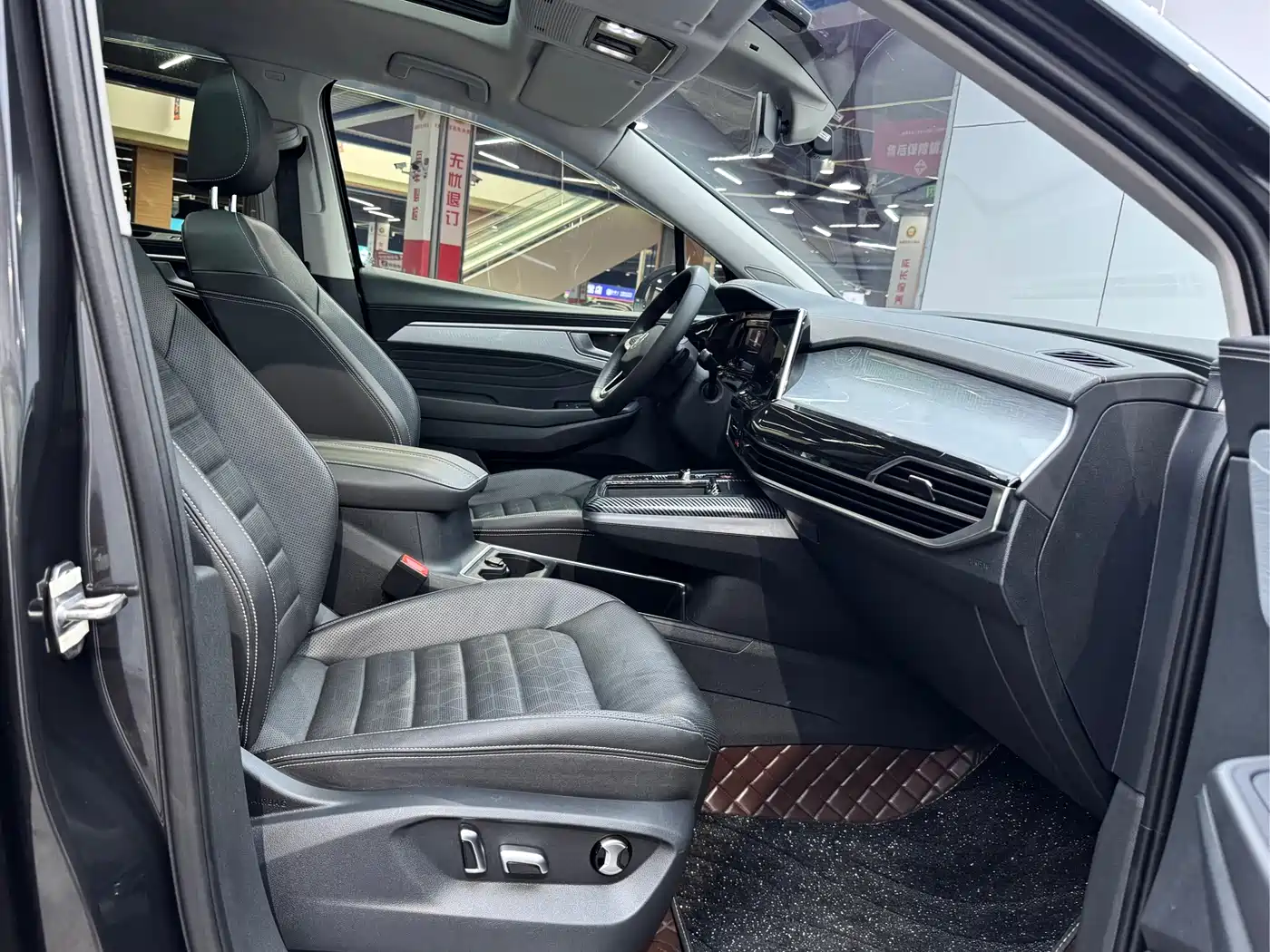 Volkswagen Talagon 2022 380TSI 4WD Luxury Premium Pro Edition 7-Seater фото 17