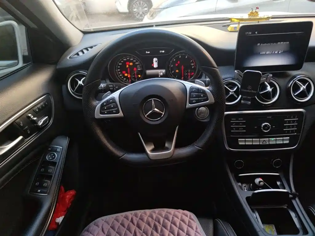 Mercedes-Benz GLA 2019 GLA 200 Dynamic фото 3