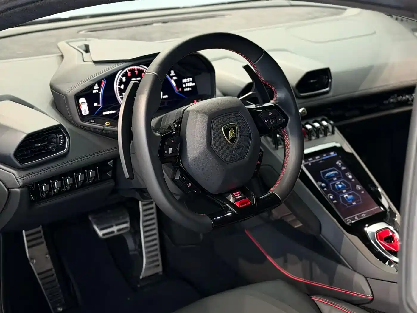 LAMBORGHINI HURACÁN