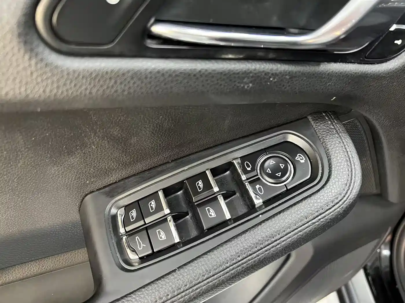 Porsche Macan 2017 Macan 2.0T фото 15