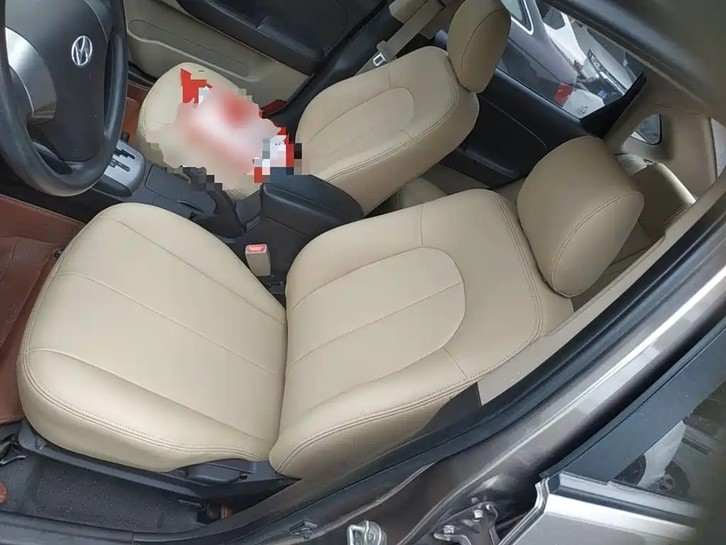 Hyundai Elantra 2015 1.6L Automatic Comfort фото 15
