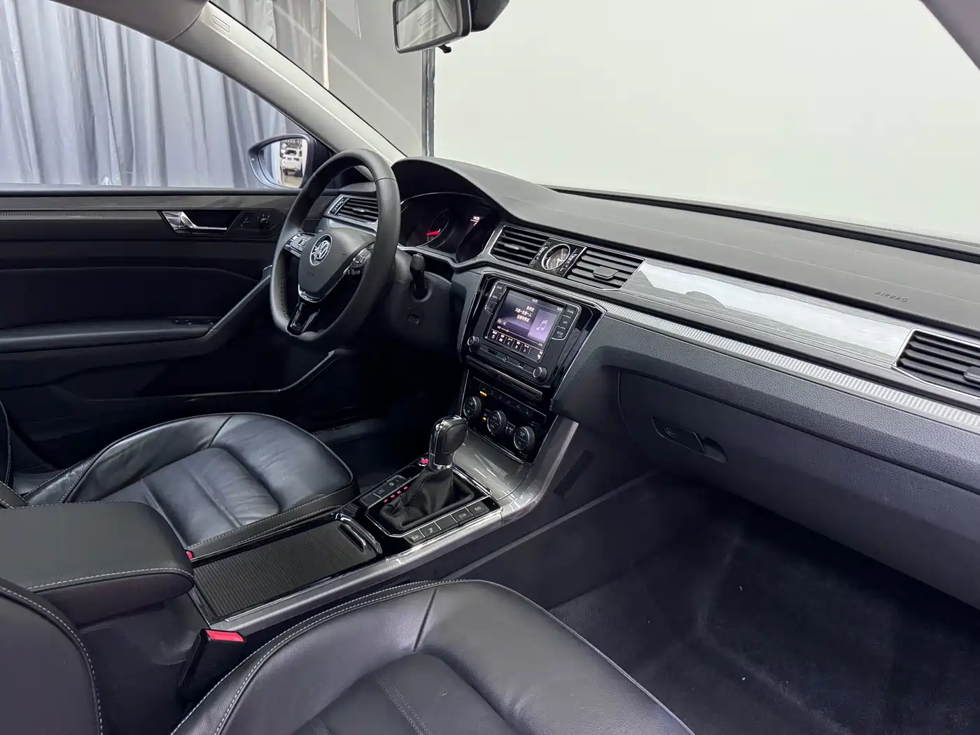 Volkswagen Passat 2017 330TSI DSG Prestige фото 5