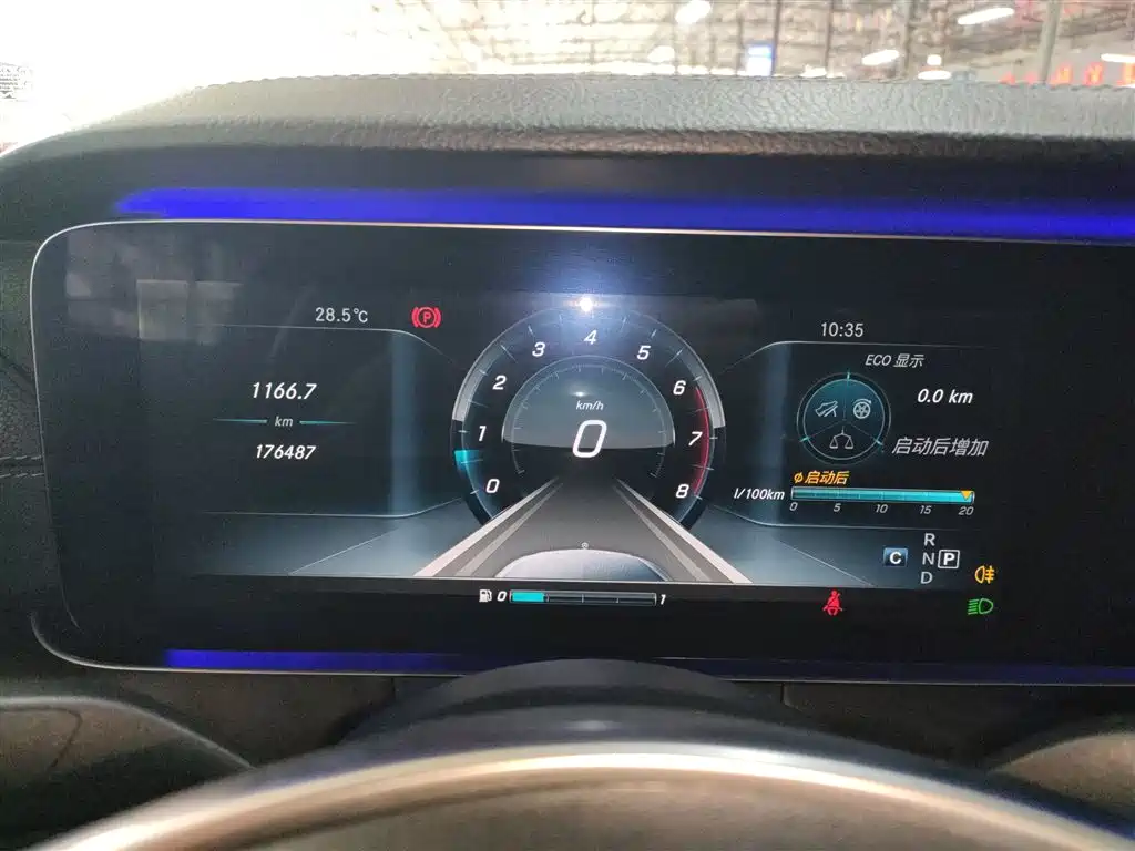 Mercedes-Benz E-Class 2017 E 200 L Sport 4MATIC фото 8
