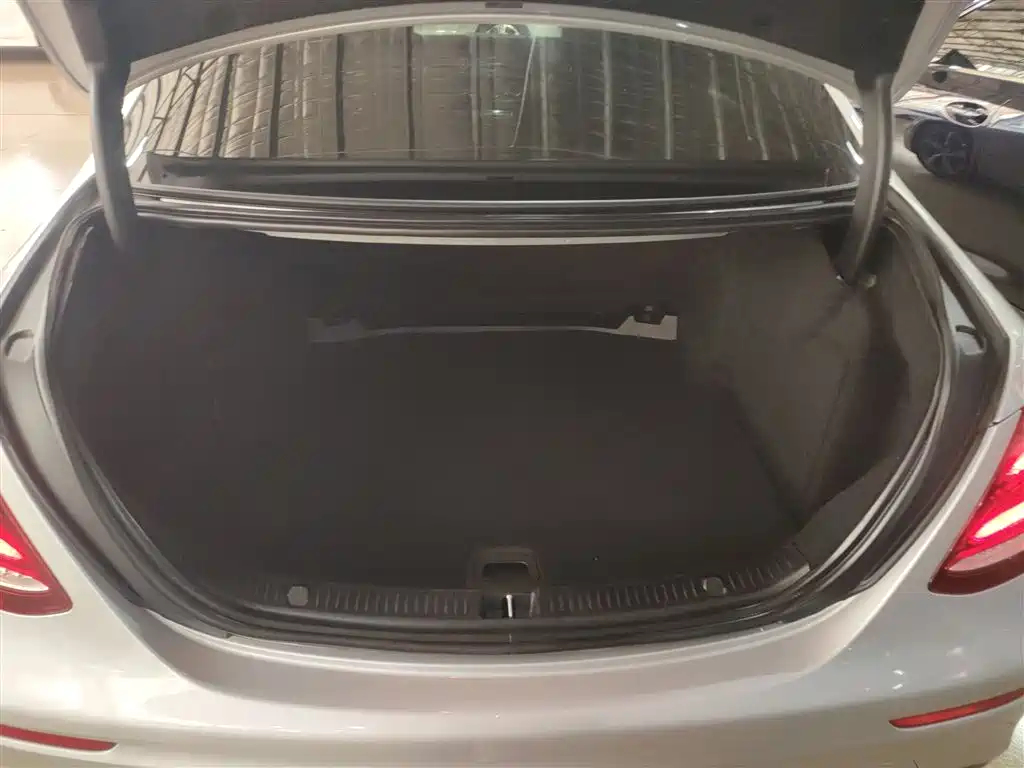 Mercedes-Benz E-Class 2017 E 200 L Sport 4MATIC фото 15