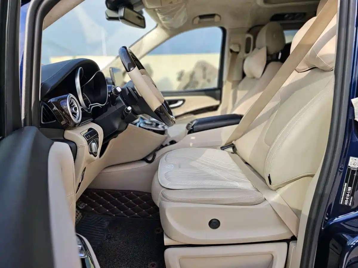 Mercedes-Benz V-Class 2018 V 260 L Premium Long Wheelbase Edition China VI фото 28
