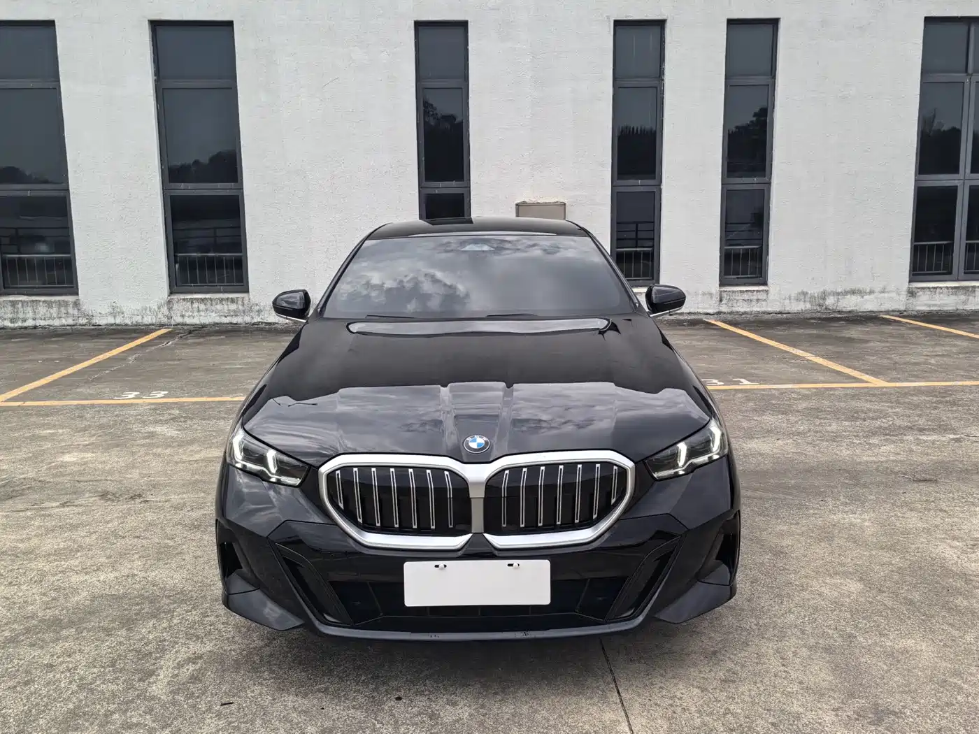 BMW 5 Series 2026 525Li M Sport Package фото 2